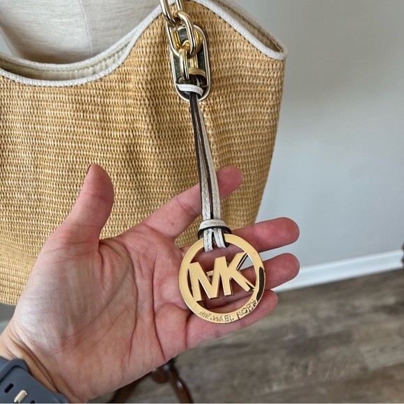 Michael Kors Straw Raffia Shoulder Bag with Gold Handles - Picture 9 of 16